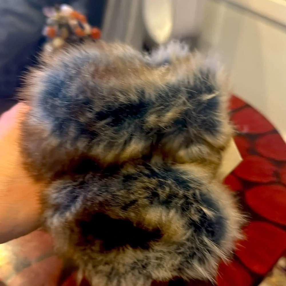 Gorgeous brand new with tags faux fur leather gloves, adult size small.